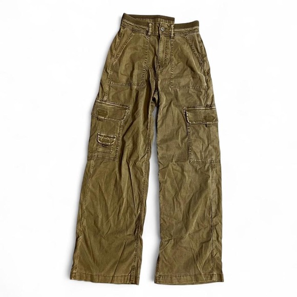 American Eagle Outfitters Pants - American Eagle NWT Curvy Super High Rise Baggy Cargo Pants 00 Short